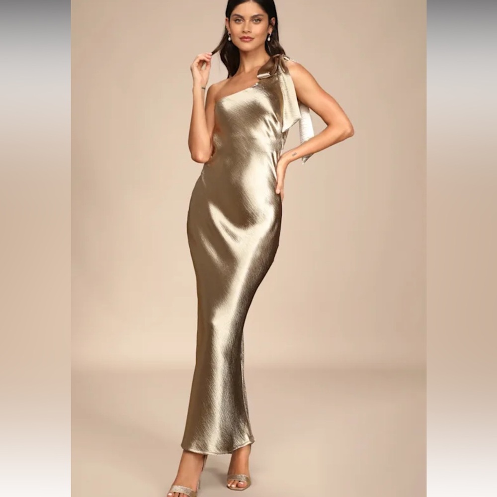 Lulus satin dress with bow